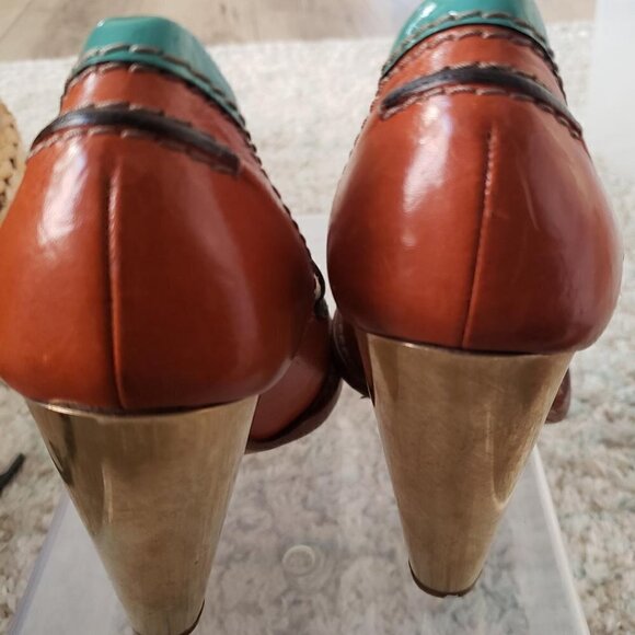 Dolce and  Gabbana block heel loafer heels - Picture 3 of 6